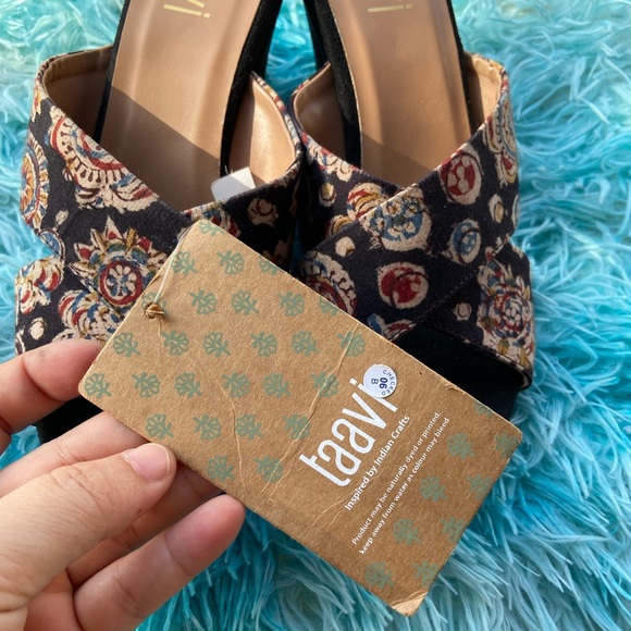 Taavi Black & Beige Ethnic Printed Open Tie Wedges - Picture 12 of 13